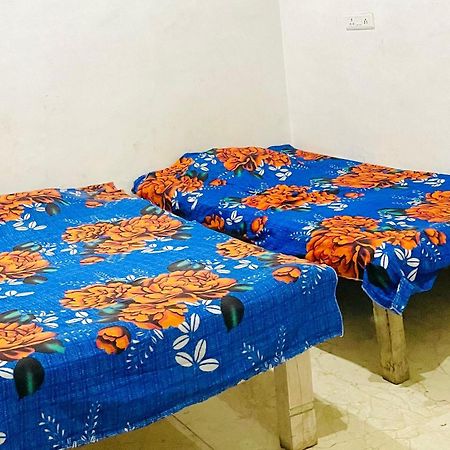 Om Sai Guest House Varanasi Exterior photo