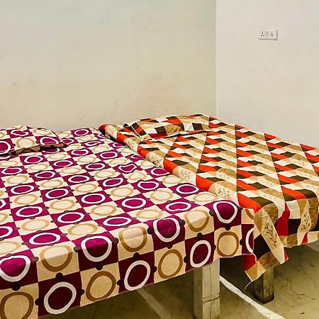 Om Sai Guest House Varanasi Exterior photo