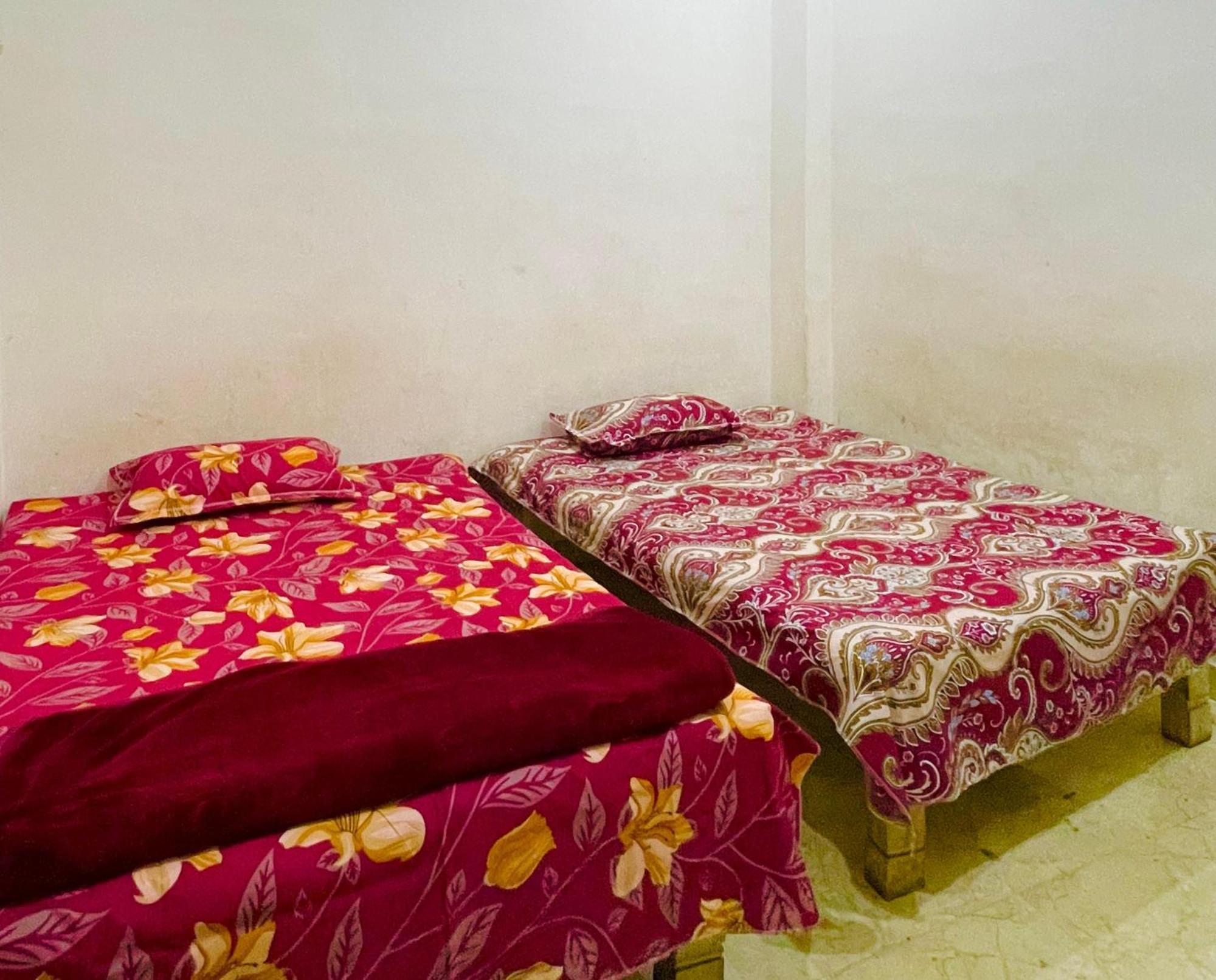 Om Sai Guest House Varanasi Exterior photo